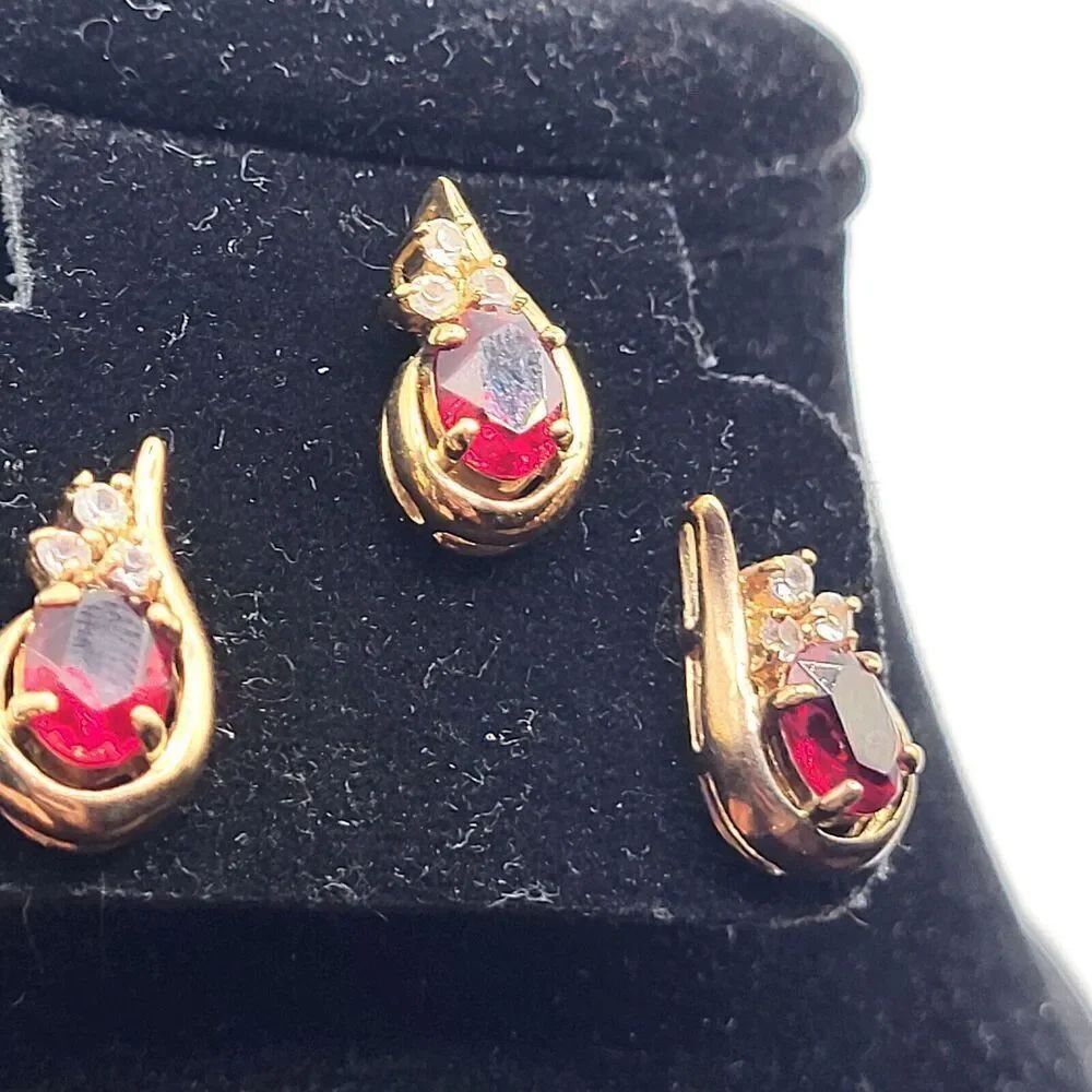 Demi Parure Lab Ruby Earrings & Pendant Teardrop .75in